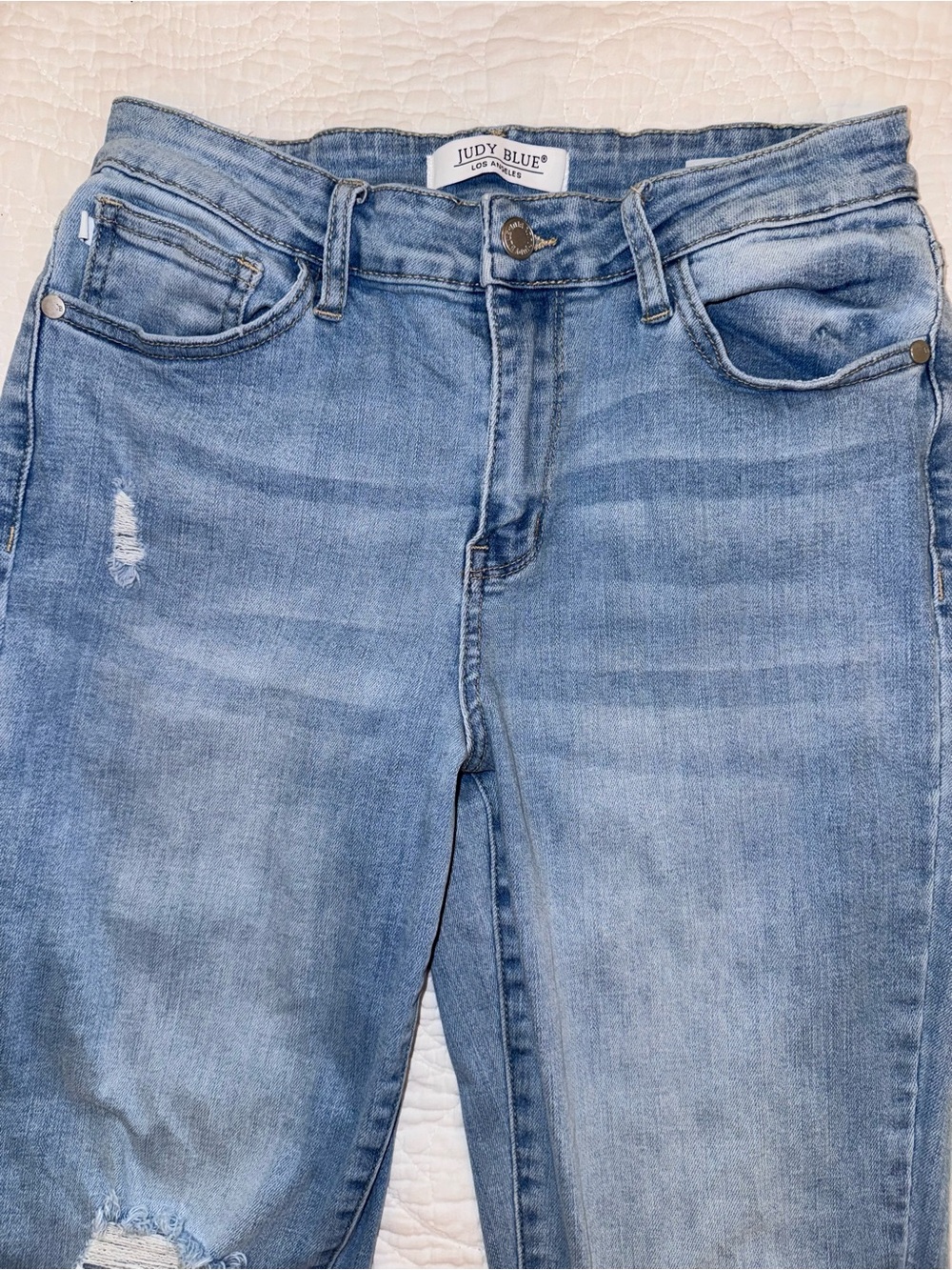 Judy Blue Boyfriend Fit Jeans 7/28 Distressed Raw Hem Light Wash Stretch Denim - Picture 3 of 7